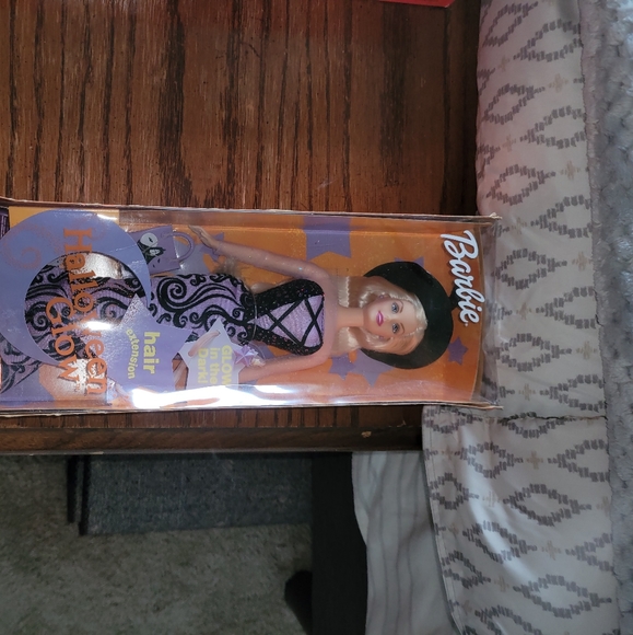 3 special edition collectible barbies - Picture 2 of 4